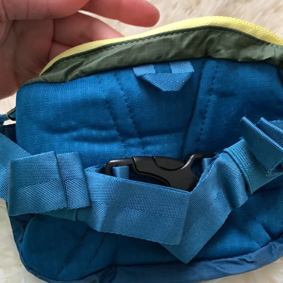 Patagonia Ultralight Black Hole® Mini Hip Pack - Picture 14 of 17